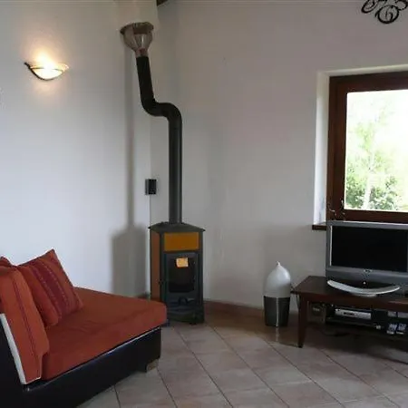 Villa Sleeps 10 Pool